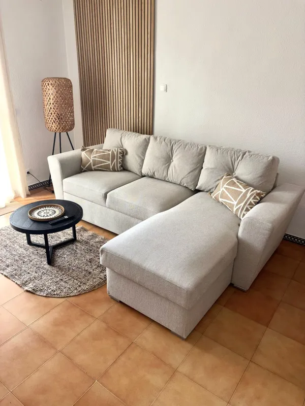 De bank in de woonkamer